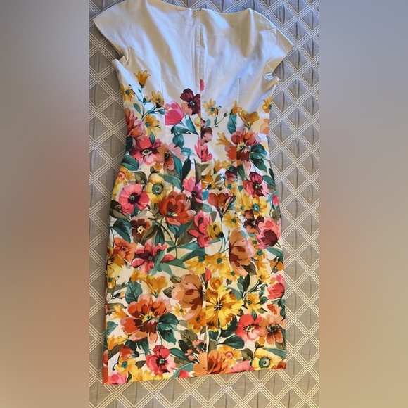 MaxMara weekend Sample Cream Floral Midi Dress| size 6 - Picture 6 of 9